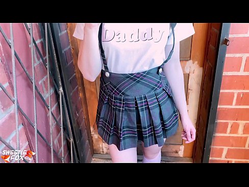 ❤️ 女子校生は授業の代わりに彼女のペニスを深く吸ってファックする。 ❤❌ ロシアポルノ ❌️