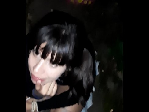 ❤️ 路上でキャンディと引き換えに腫れたペニス ❤❌ ロシアポルノ ❌️